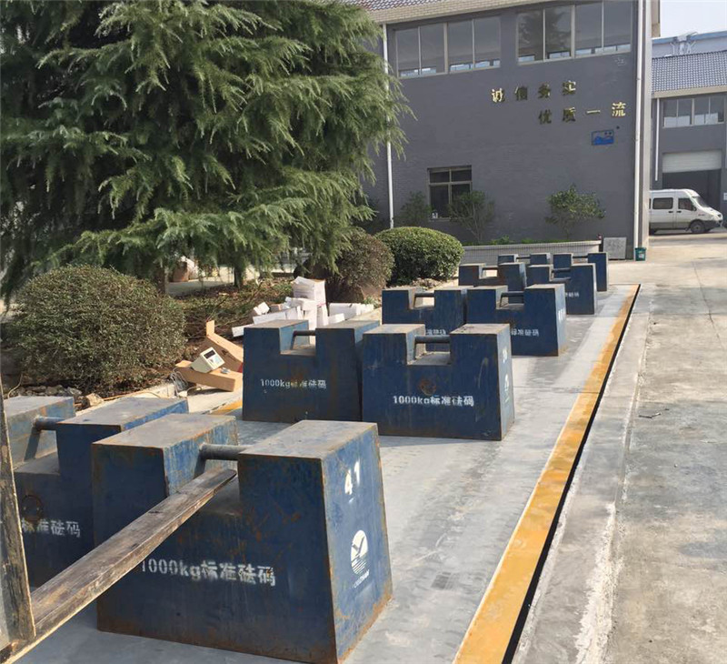 電子吊鉤秤如何防雷擊？